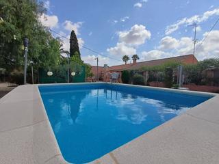 House in San Cayetano. Casa en venta en san cayetano, 6 dormitorios.