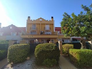 Pis a Jose maria vela urrea 36. Piso en venta en gea y truyols, 2 dormitorios.