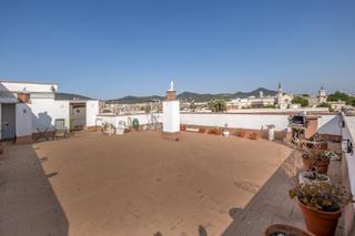 Ático  Del dr. antoni pujadas. Amplio ático con vistas y gran terraza