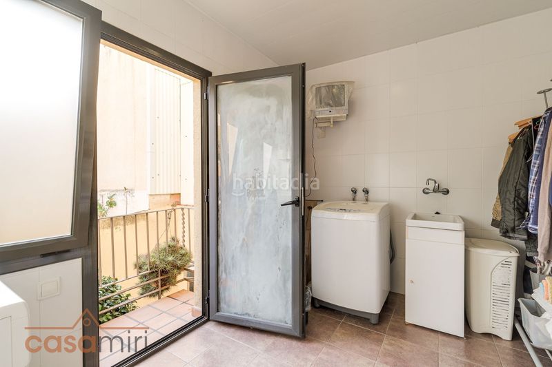Foto f76fa179-6c9e-45b1-9342-cc68b5dfd8e2. Casa amb calefacció a Centre Arenys de Mar