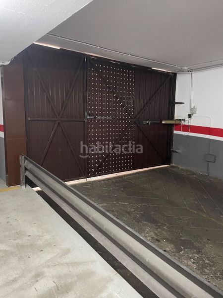 Foto 3f30f748-ecdd-470d-8353-1b34f32109a2. Aparcament cotxe a Barri de les Corts Barcelona