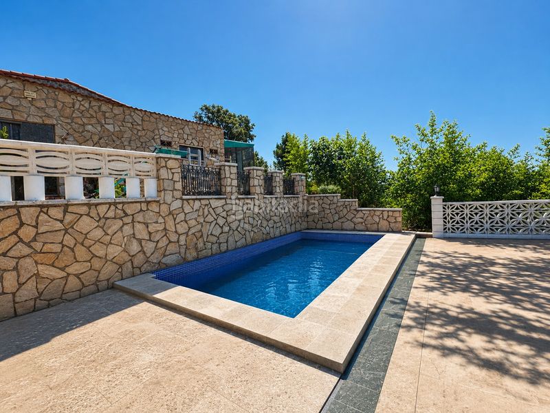 Foto 69c81f80-85a9-49d8-868d-c4ae8b713fa2. Casa amb piscina a Niàgara Parc -Àgora Parc Tordera