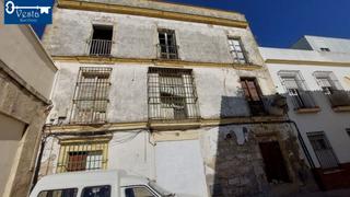 Casa a Centro. Casa a restaurar en el casco histórico.