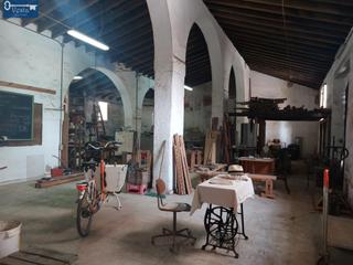 Local Comercial a Centro. Casco de bodega en el centro