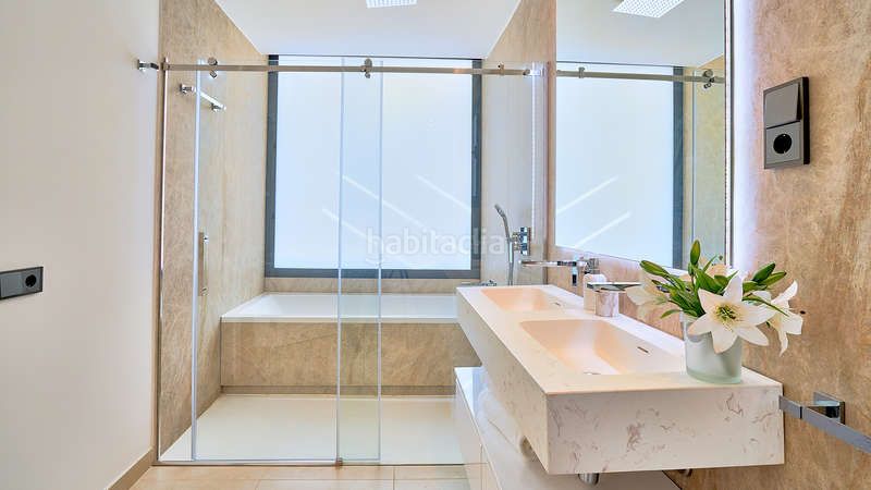 Foto 527a93d9-76a0-4837-894b-5a922b8b57ba. Xalet amb aparcament piscina a Puerto Banús Marbella