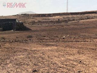 Finca rústica a Costa Teguise. Rústica, suerte de tierra corral hermoso cercado del ayudante