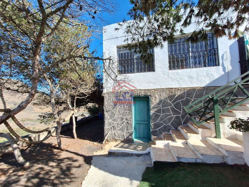 Foto 4961c69e-3e31-4d9d-b124-4129ec19b467. Finca rústica a Haría pueblo Haría