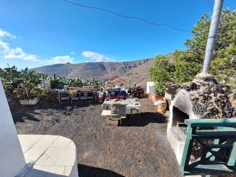 Foto 4ac85b86-a0c1-4e26-b89b-8c30ba530684. Finca rústica a Haría pueblo Haría