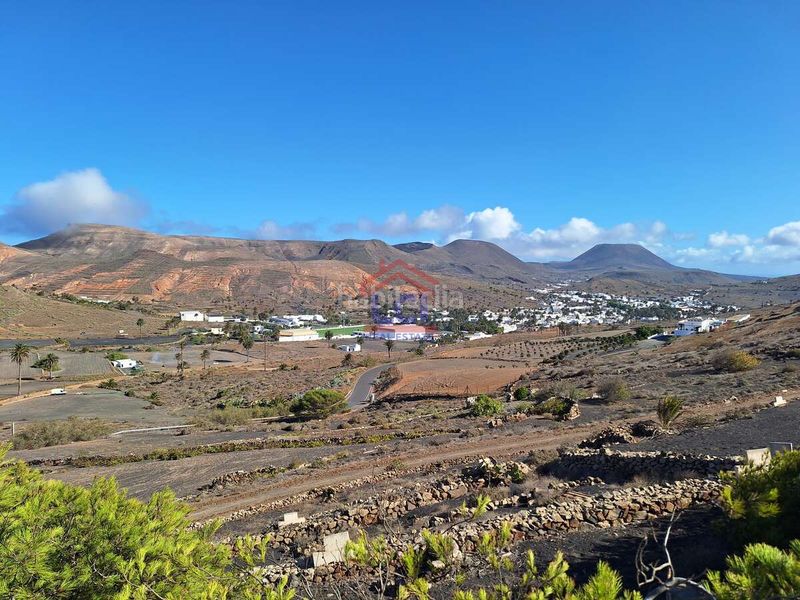 Foto a36db925-9914-439a-8303-6032fbba1999. Finca rústica a Haría pueblo Haría