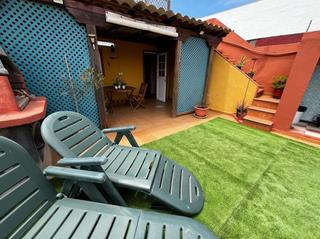 Casa a Gáldar pueblo. Vivienda céntrica en gáldar, amplia y con azotea privada.
