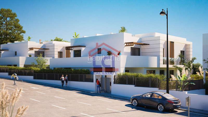 Foto 00bf7cbc-8f45-41bd-9f6a-a3a989ccd894. Maison avec parking piscine dans Bel - Air Estepona