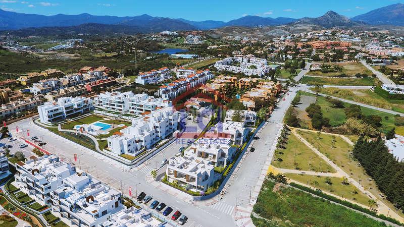 Foto 356481d7-4796-4e67-a744-6a6678658505. Maison avec parking piscine dans Bel - Air Estepona