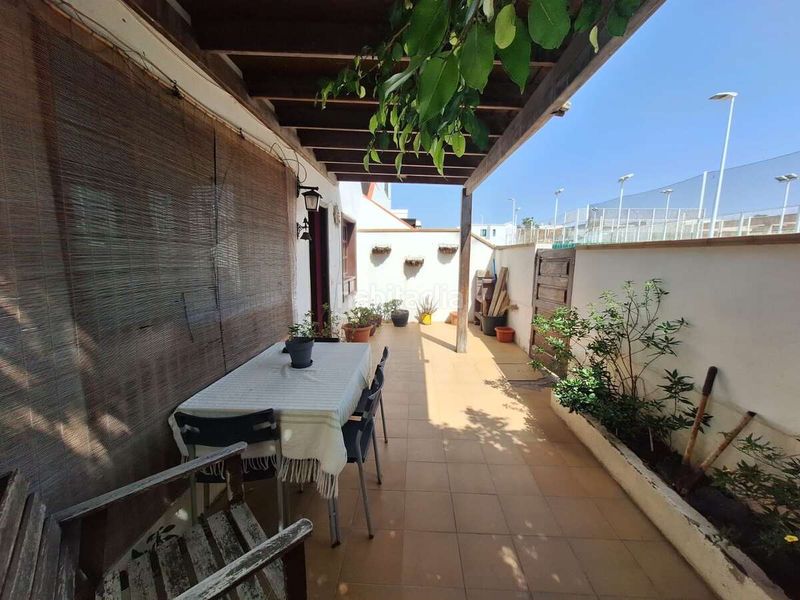Foto c4d62d09-a7fe-43cc-8a96-111e6178de9a. Casa a Playa Honda San Bartolomé