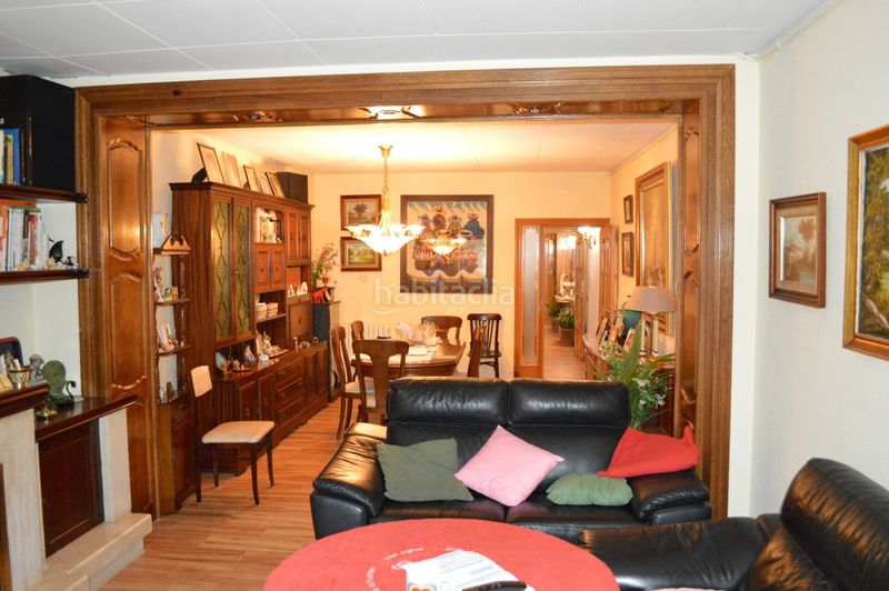Foto df9b3892-812b-4875-8a37-389d95c37bb0. Casa amb calefacció a Centre Sabadell