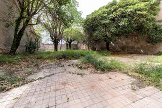Rent Ground floor in Centre. Vivienda de 450 m2 con patio de 400 m2