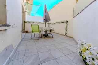 Planta baixa a Eixample. Piso 3 habitaciones con patio
