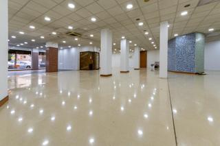 Lloguer Local Comercial a Gràcia. Local comercial de 500 m en gracia