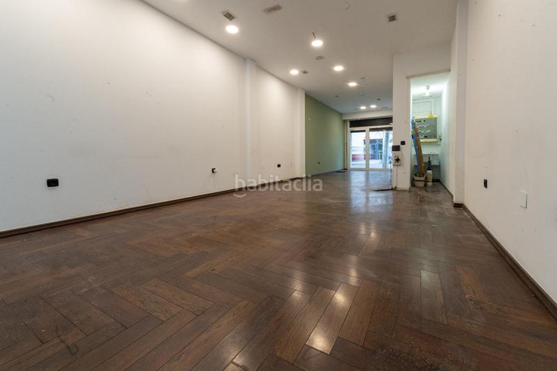 Foto c1c7a77e-e9a8-4e0b-8a64-74efce391375. Rent business premise in Eixample Sabadell