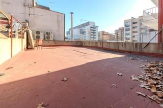 Pis a Eixample. Piso 4 habitaciones con terraza de 80 m