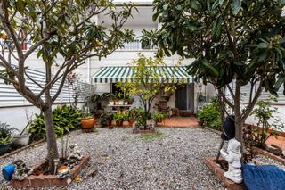 Maison  Cabrera de. Descubre tu nuevo hogar con patio y buhardilla en can feu!