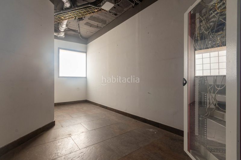 Foto da0a6fad-4e87-4627-a565-42f9c9a634e8. Miete büro mit heizung in Eixample Sabadell