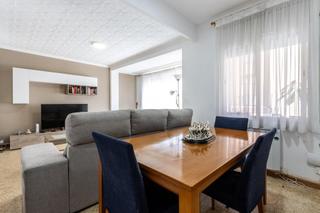 Pis  Carrer de samuntada. Ideal para quienes buscan su primer hogar con personalidad y sin