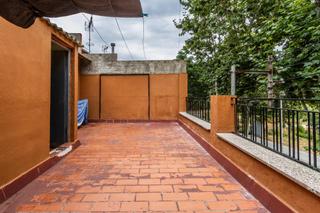 Casa  Carrer de corones. Casa con terraza y tres habitaciones en ca noriac