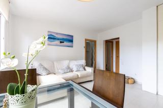 Appartement à Les Termes. Luz y espacio en les termes un hogar listo para disfrutar