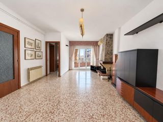 Miete Etagenwohnung in Can Puiggener. Piso 4 habitaciones junto al hospital taulí
