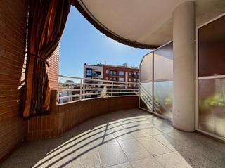 Alquiler Piso en Can Puiggener. Piso en alquiler en sabadell, junto al hospital taulí  4 habitac