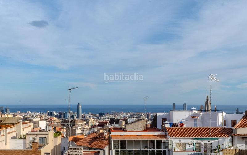 Foto 36a2eaea-ca70-42d0-a400-c67e9eb715a2. Piso  seminuevo con terraza de 45 m en Can Baró Barcelona