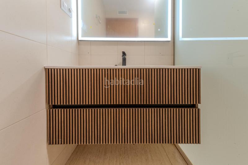 Foto 41cc74c9-7a28-4448-b0c4-b1c23e47fc6a. Piso  seminuevo con terraza de 45 m en Can Baró Barcelona