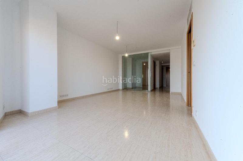 Foto 8325da4d-bed2-4302-a131-6e3ee4d87973. Piso  seminuevo con terraza de 45 m en Can Baró Barcelona