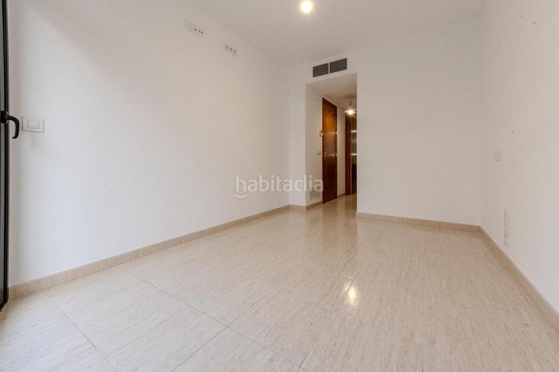 Foto a2fc872d-4b0b-40c4-8dd5-5de3d80ddd40. Piso  seminuevo con terraza de 45 m en Can Baró Barcelona