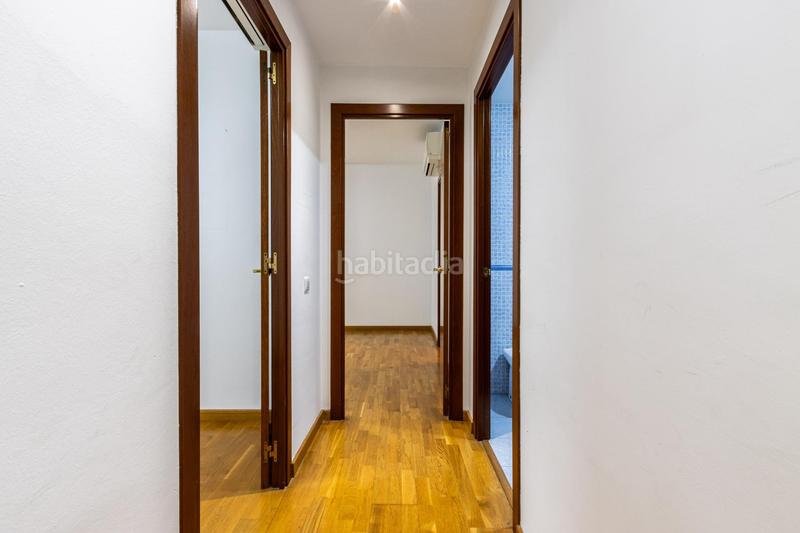 Foto 14c8da9d-fcc5-4b4b-af9a-c7f02460f511. Piso gran piso de 4 habitaciones con pk y trastero a escasos minutos de la rambla en Sabadell