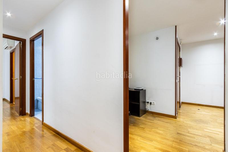 Foto 22dc572e-5014-4a41-8fde-a199baa446c4. Piso gran piso de 4 habitaciones con pk y trastero a escasos minutos de la rambla en Sabadell