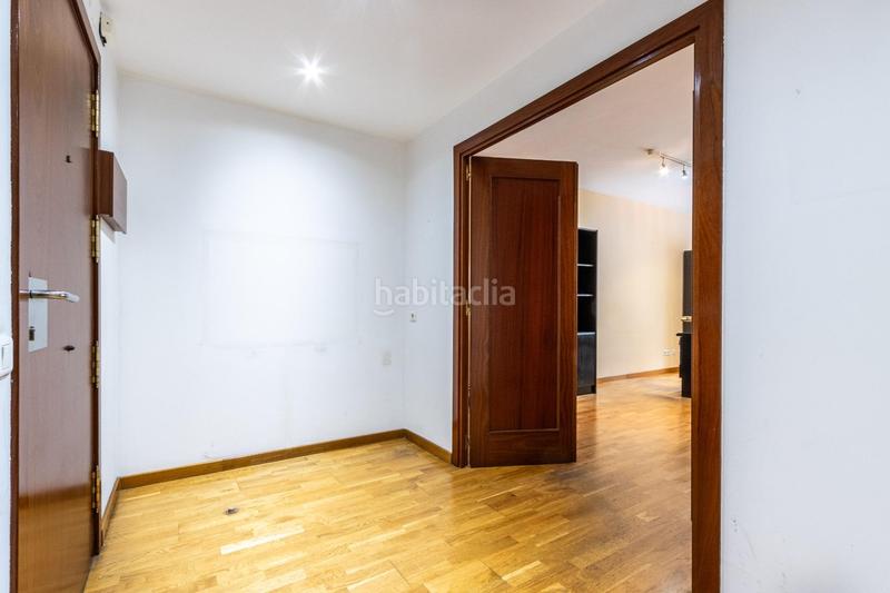 Foto 473b9c42-7911-4428-b1cf-e8674b03dd7a. Piso gran piso de 4 habitaciones con pk y trastero a escasos minutos de la rambla en Sabadell