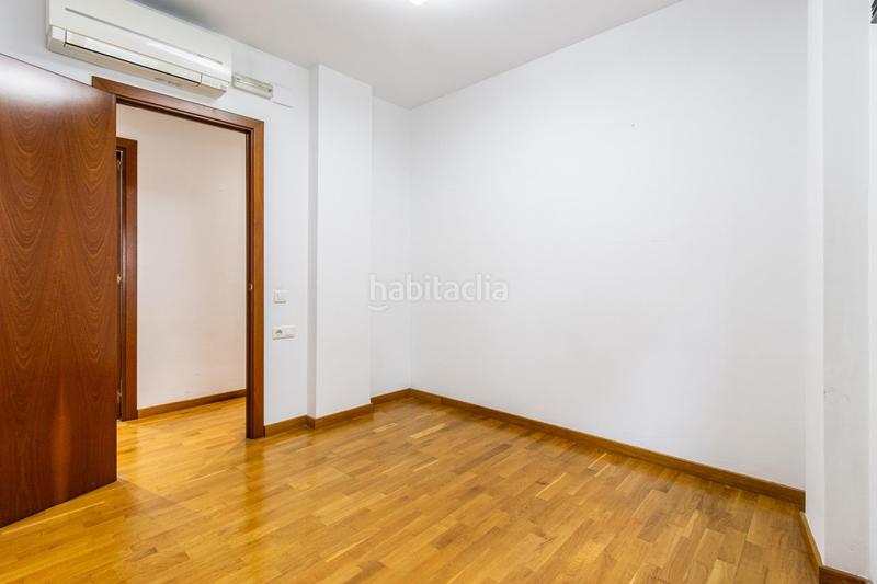 Foto 5305dd70-0c2b-4d3e-ab8f-97d027ba53b1. Piso gran piso de 4 habitaciones con pk y trastero a escasos minutos de la rambla en Sabadell