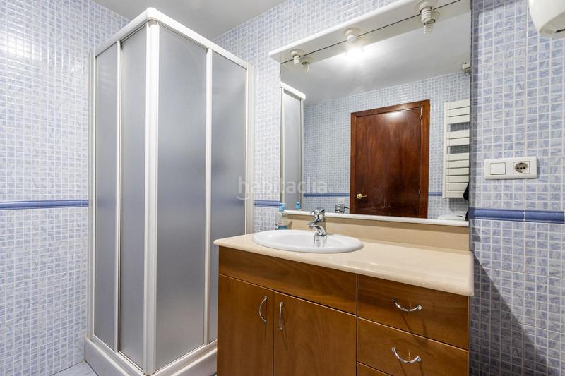 Foto 85a126ac-64e0-40f0-bec5-2851be3ddc65. Piso gran piso de 4 habitaciones con pk y trastero a escasos minutos de la rambla en Sabadell