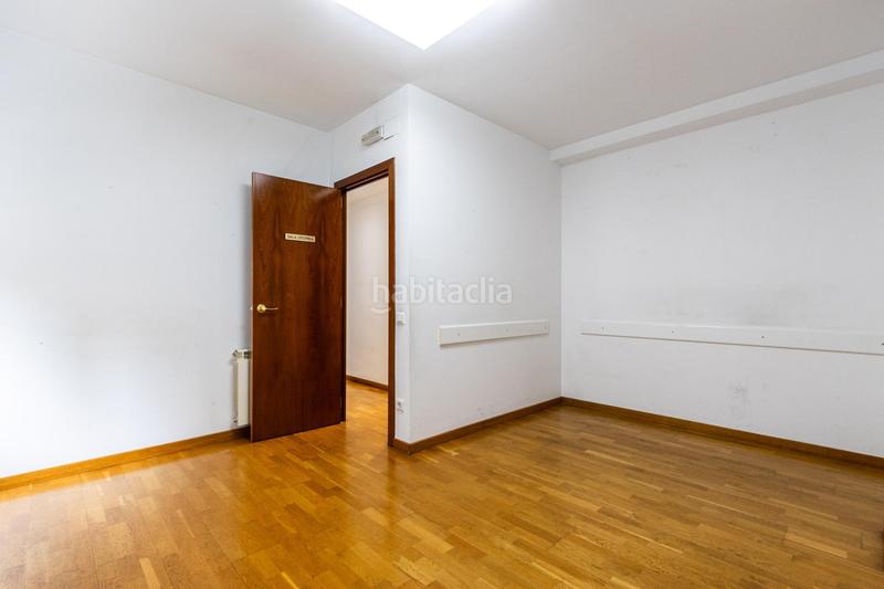 Foto d23dfdd7-81e4-4a38-8fe0-e620ef64dc5e. Piso gran piso de 4 habitaciones con pk y trastero a escasos minutos de la rambla en Sabadell