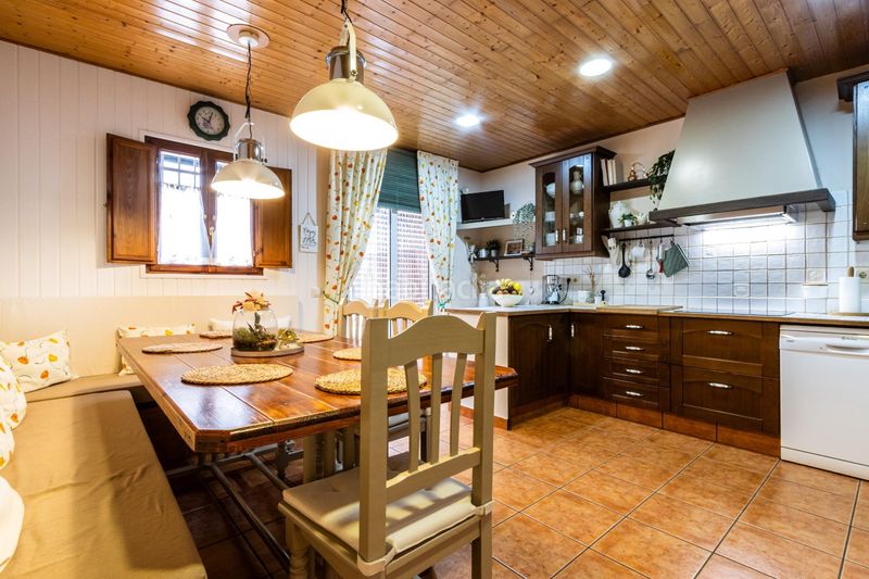 Foto f6d8f4bd-1705-4dc7-8373-6843b324b893. Casa amplitud, luz y confort en el corazón de leixample en Sabadell