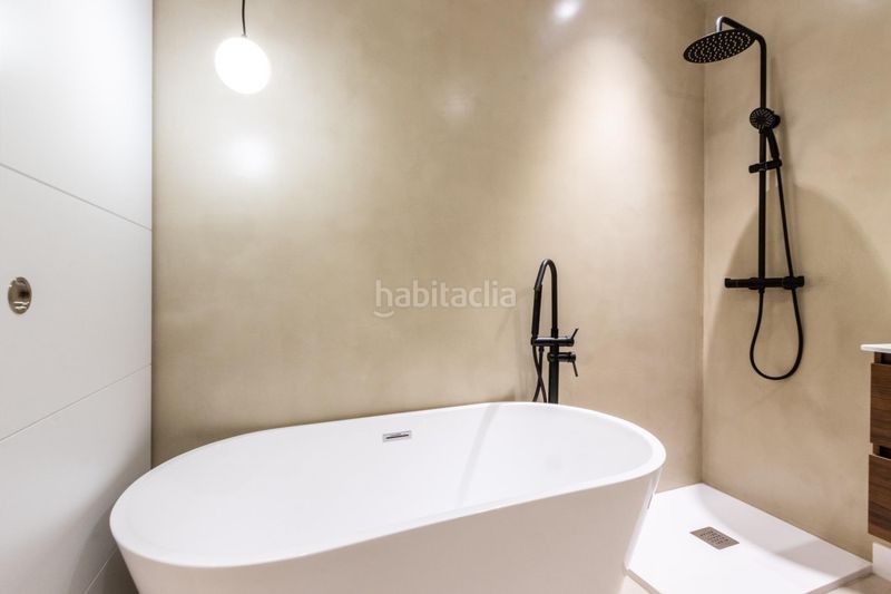 Foto dab1aa53-1c0b-4763-aa16-f2cd3e2f5027. Casa a Centre Sabadell