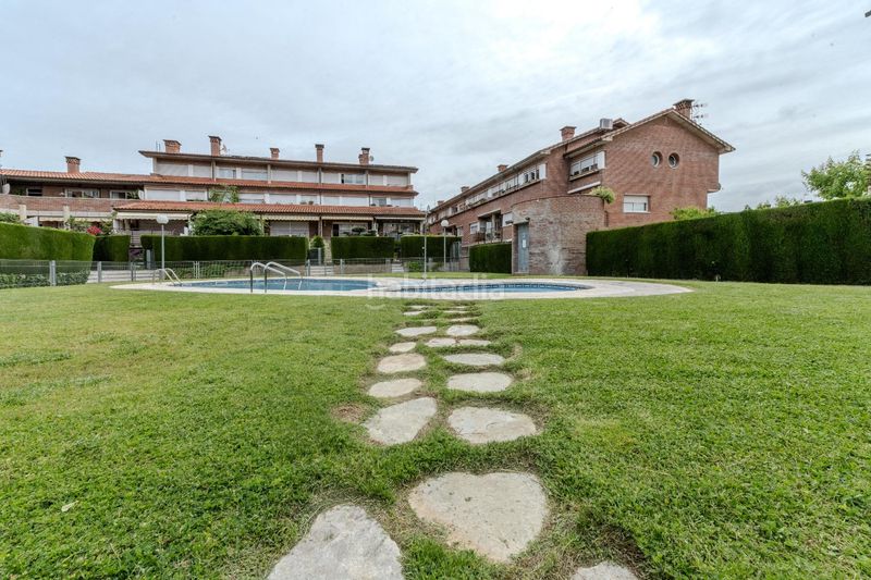 Foto b0bccaab-ef7c-4fec-93a2-2d1646227520. Casa amb calefacció aparcament piscina a Eixample - Can Bogunyà Castellar del Vallès