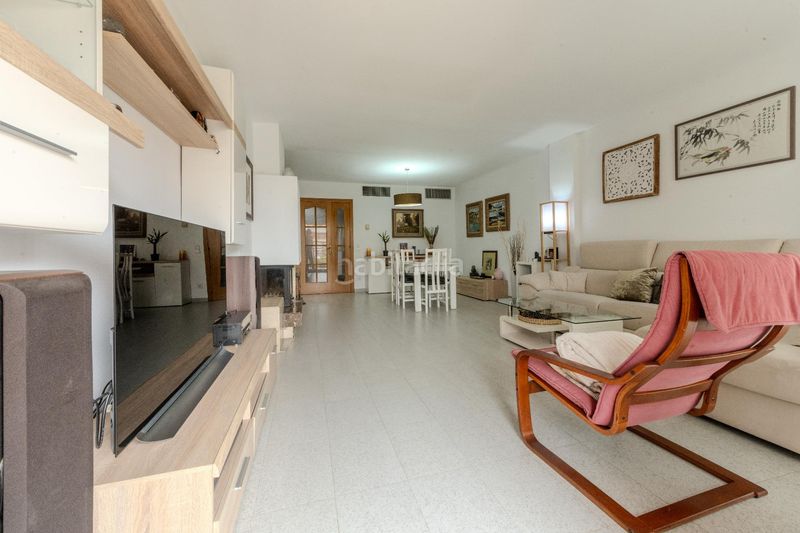 Foto ce4eea25-e4c3-4c85-9c11-2610f58ab8c8. Casa amb calefacció aparcament piscina a Eixample - Can Bogunyà Castellar del Vallès