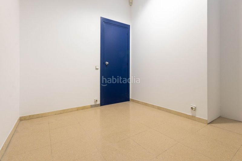 Foto 1bb6e29e-868e-4a37-9bc6-c6e46dfe88bd. Local comercial a Eixample Sabadell