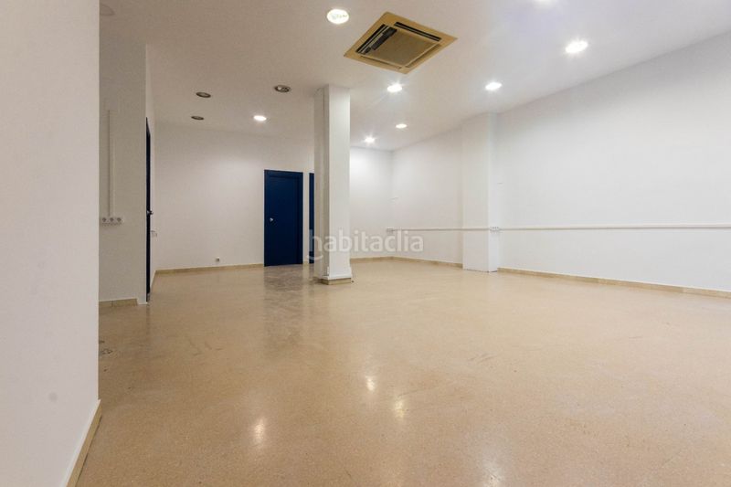 Foto efcdc8e0-f40e-47c5-99ce-52a491e6f030. Local comercial a Eixample Sabadell