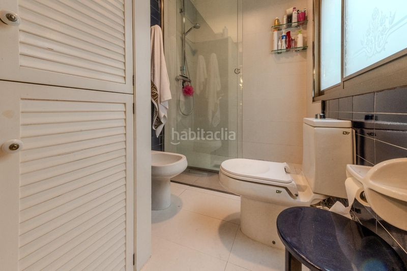 Foto b5aa3903-c221-4c45-8645-a71c9ead2122. Casa amb calefacció aparcament a Creu de Barberà Sabadell