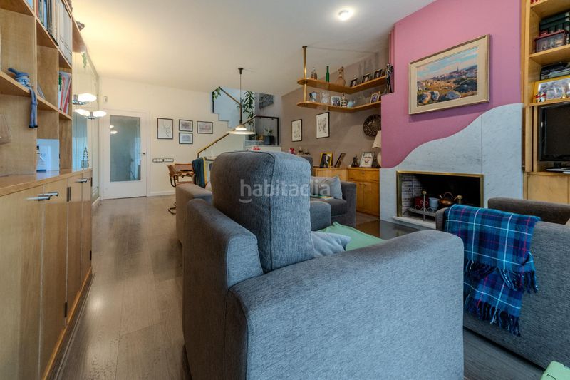 Foto e280628f-26bc-452d-a220-8883c6ae0389. Casa amb calefacció aparcament a Creu de Barberà Sabadell