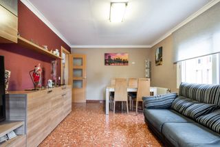 Pis a Campoamor. Piso reformado de 4 habitaciones a 5 minutos estación renfe sur!
