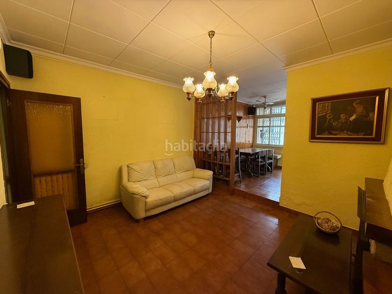 Foto a3d5a8d3-1ec6-4535-a306-37e7c22cac76. Haus mit parking in Eixample Sabadell
